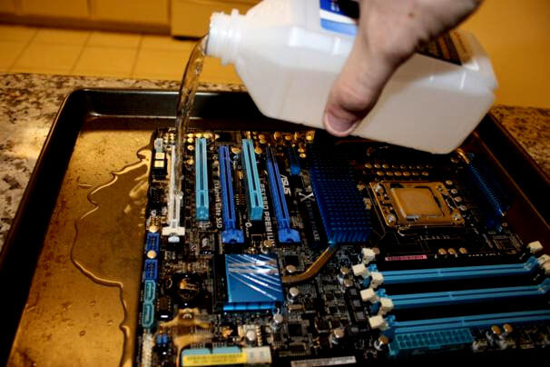 How to clean motherboard using isopropyl alcohol